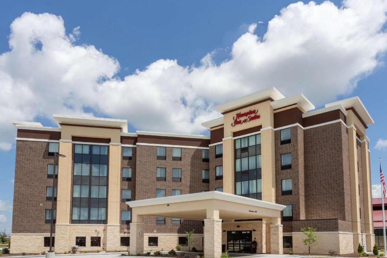 Hampton Inn & Suites Burlington Exterior photo