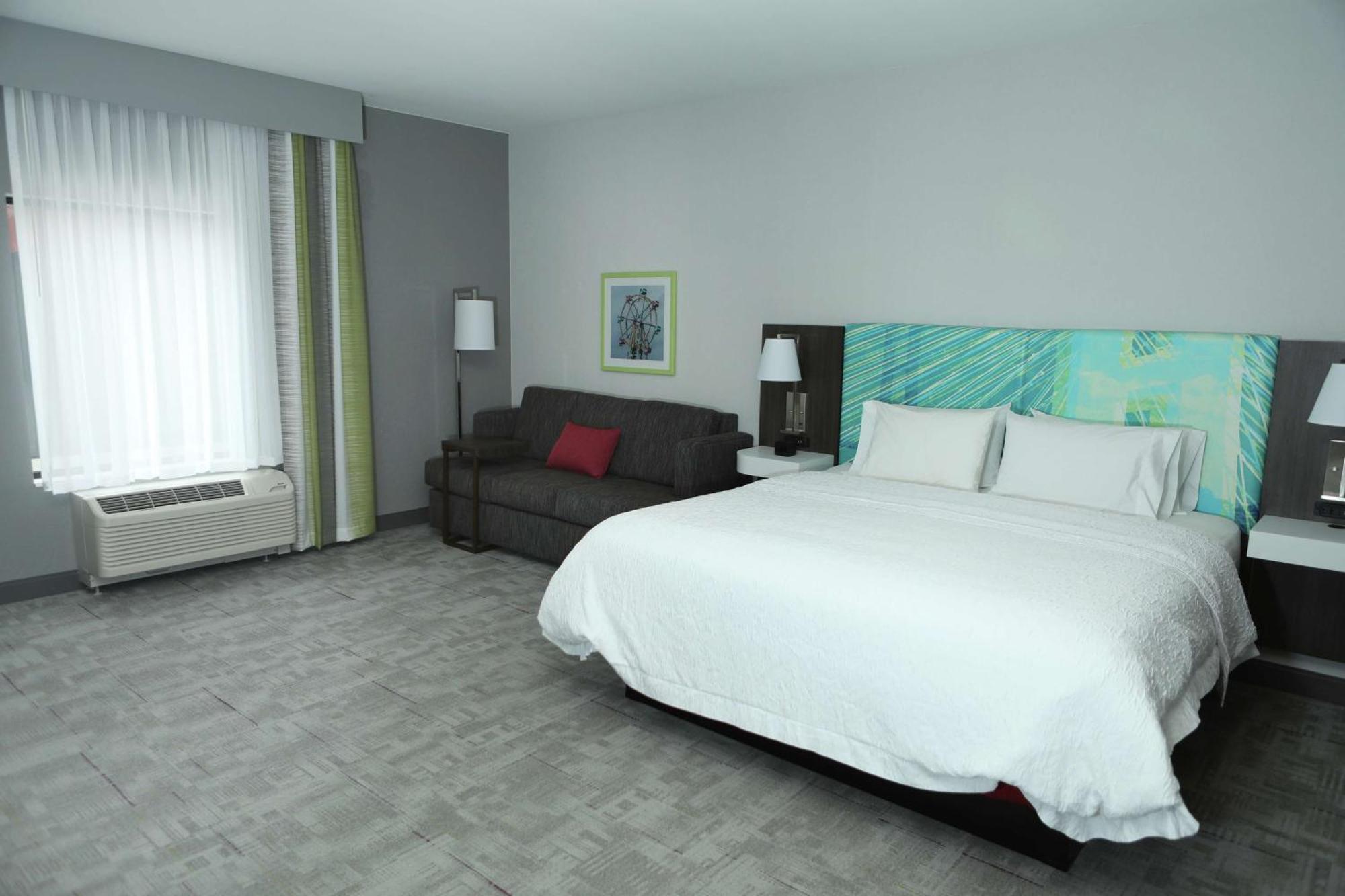 Hampton Inn & Suites Burlington Exterior photo
