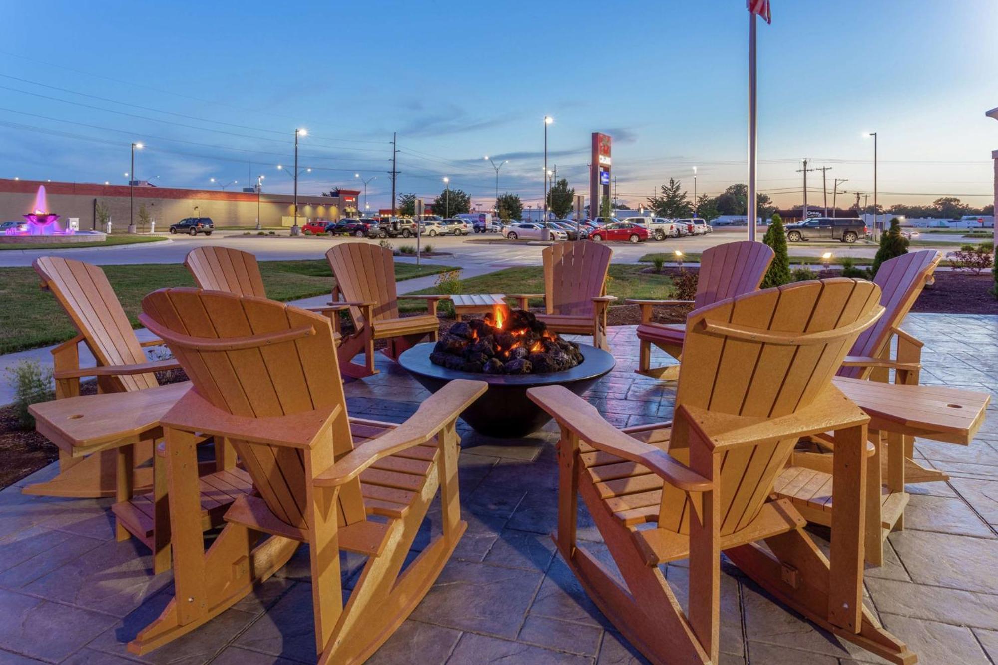Hampton Inn & Suites Burlington Exterior photo